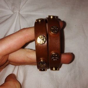 TORY BURCH Double Wrap Logo Stud Bracelet